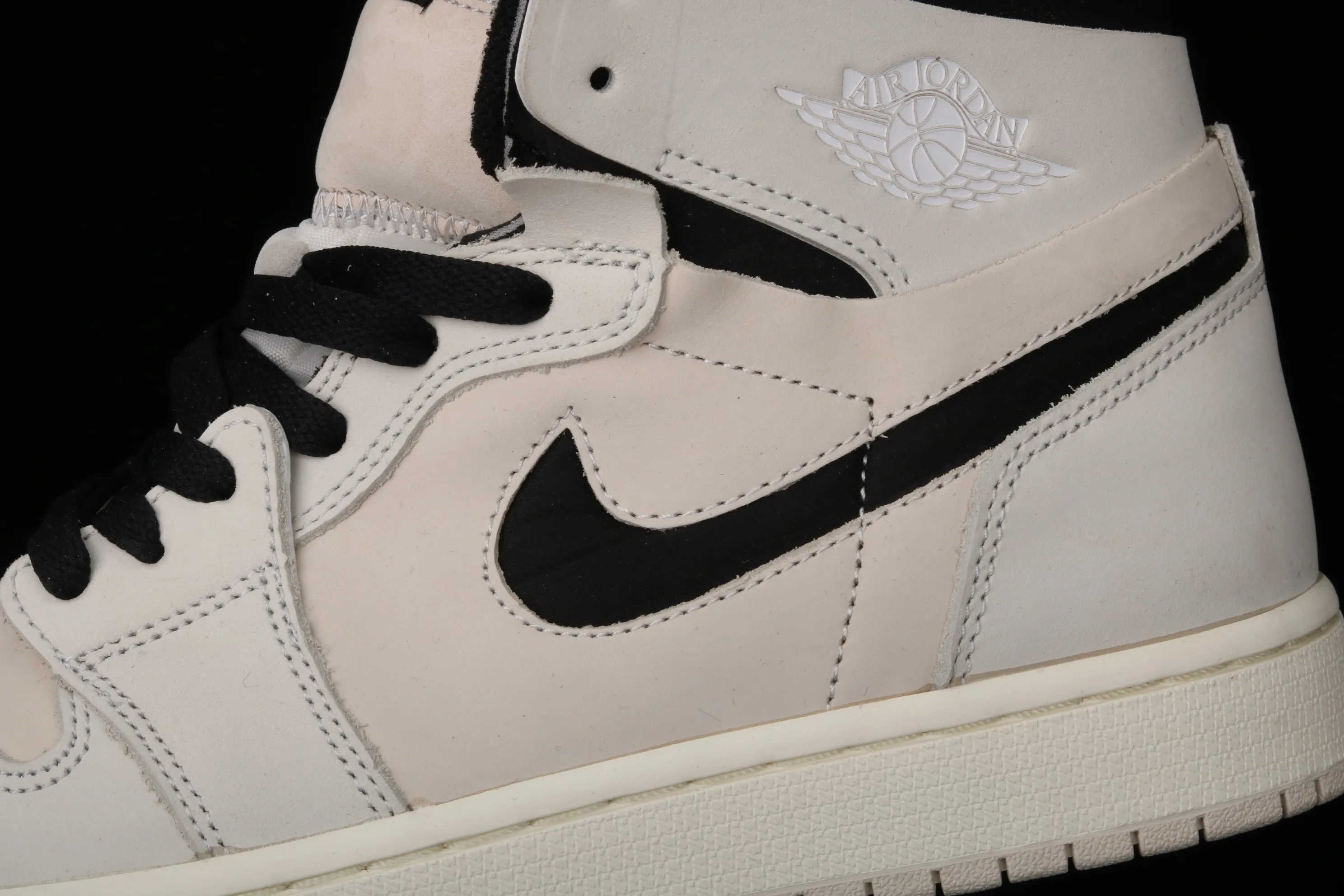 All categories Air Jordan Jordan series basketball shoes Air Jordan 1 High Special offer Air Jordan 1 Zoom Air CMFT "Summit White" AJ1 Joe 1 Pearl milk tea off-white CT0979-100